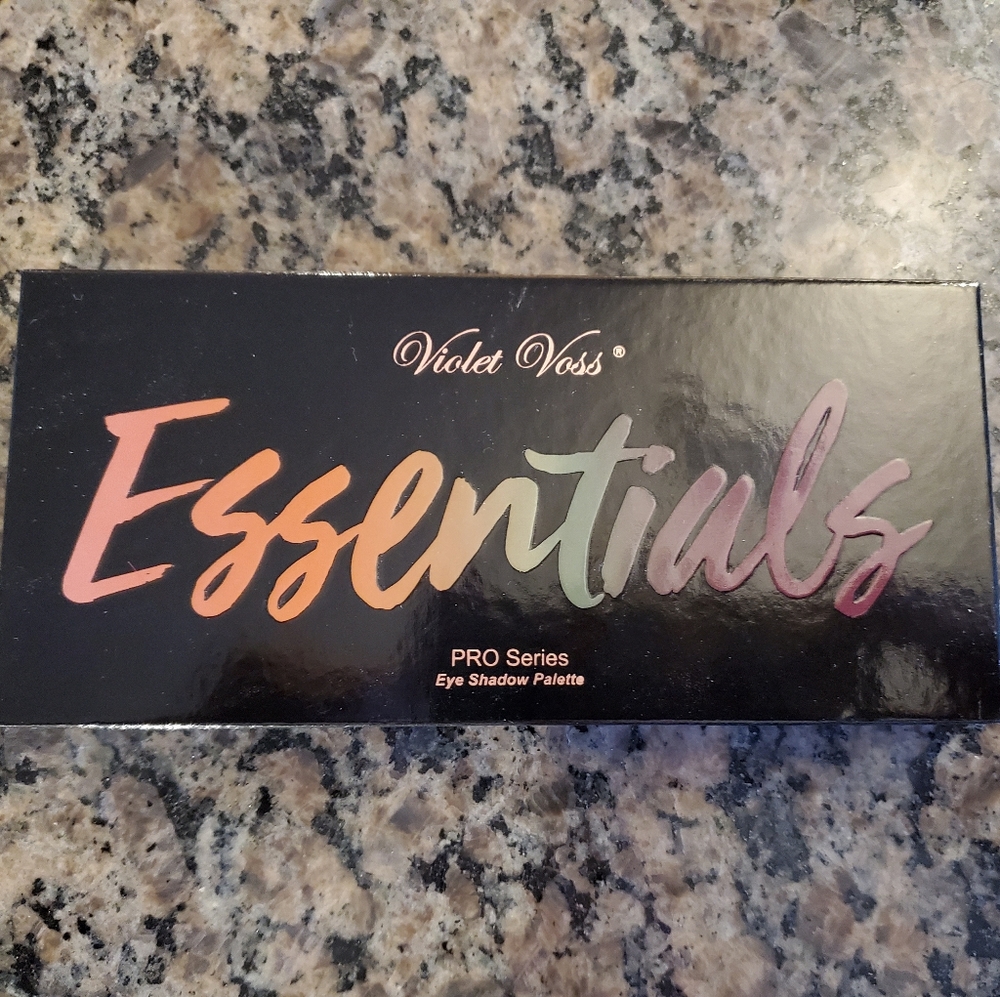 🌷 Violet Voss essentials palette